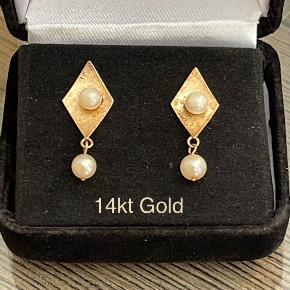 Vintage 14kt Gold Mid Century Modern Pearl Earrings